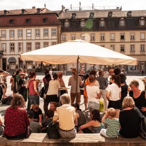 Rettungsschirm für ein soziokulturelles Quartier - schattig und in weiter Ferne! Kundgebung Kultur auf die Kaserne