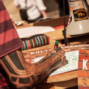 Plakate und Slogans für den Konversionssenat - direkt und selbst gemacht! Kundgebung Kultur auf die Kaserne